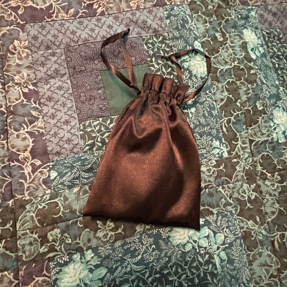 Silky Eye Mask with lashes NWOT plus bonus - Picture 2 of 7